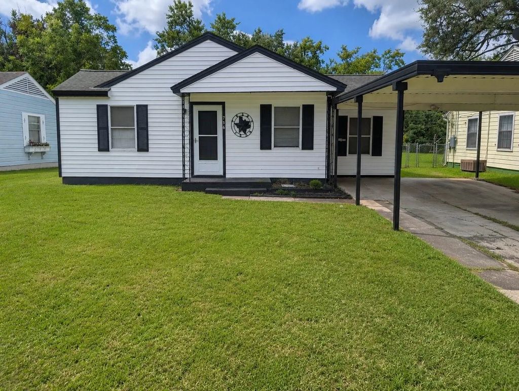 736 Kyle Street, Angleton