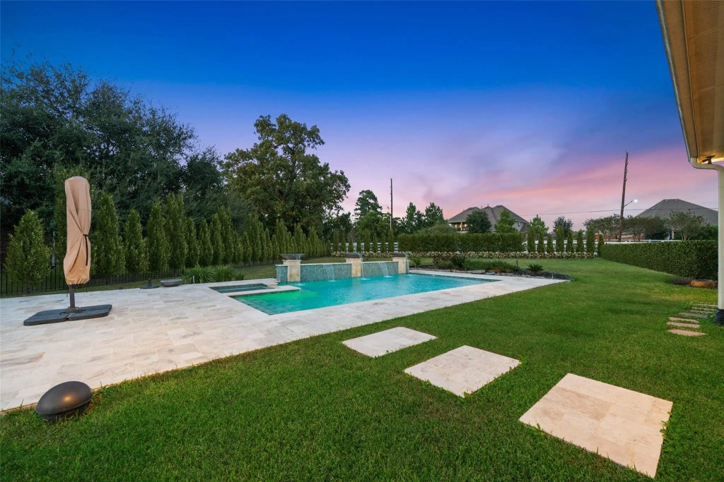 5924 Oak Leaf Court, Conroe