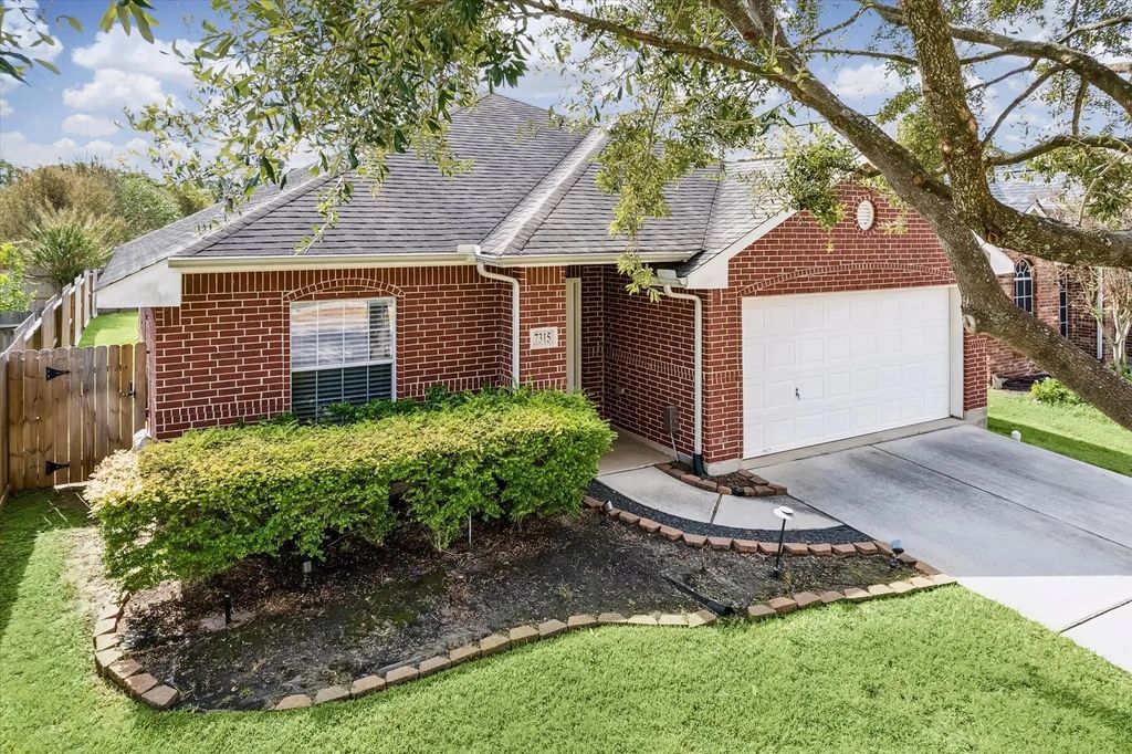 7315 Lyndhurst Village Lane, Spring