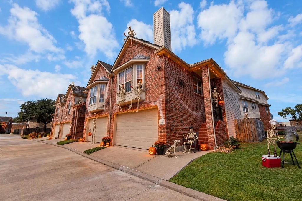 6222 Skyline Drive 26, Houston