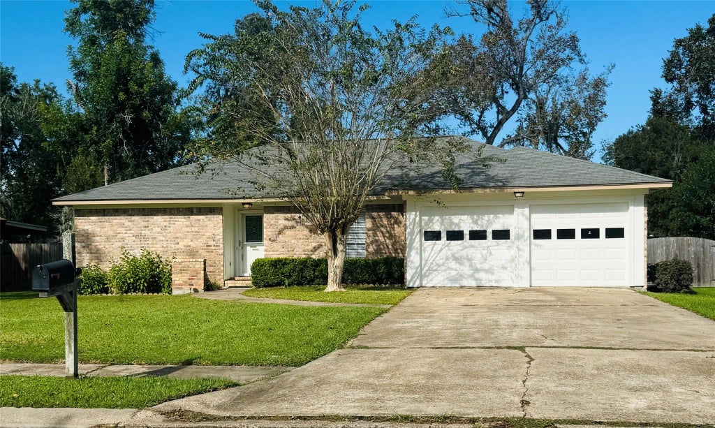 212 Dogwood Street, Lake Jackson