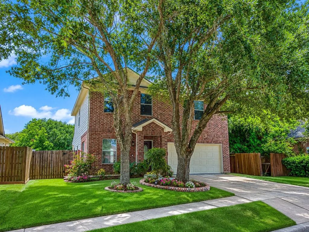 2106 Lakeshore Forest Court, Missouri City