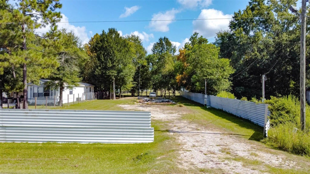 303 County Road 3417, Cleveland