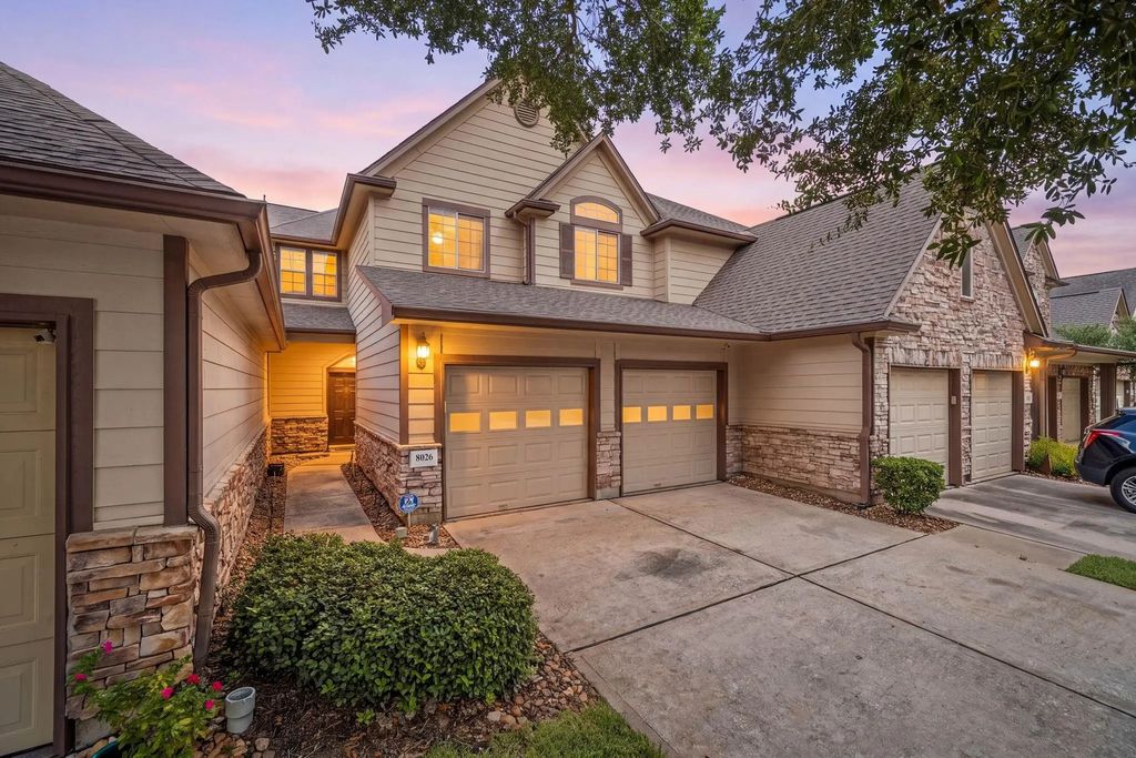 8026 Loyel Pointe Drive, Houston