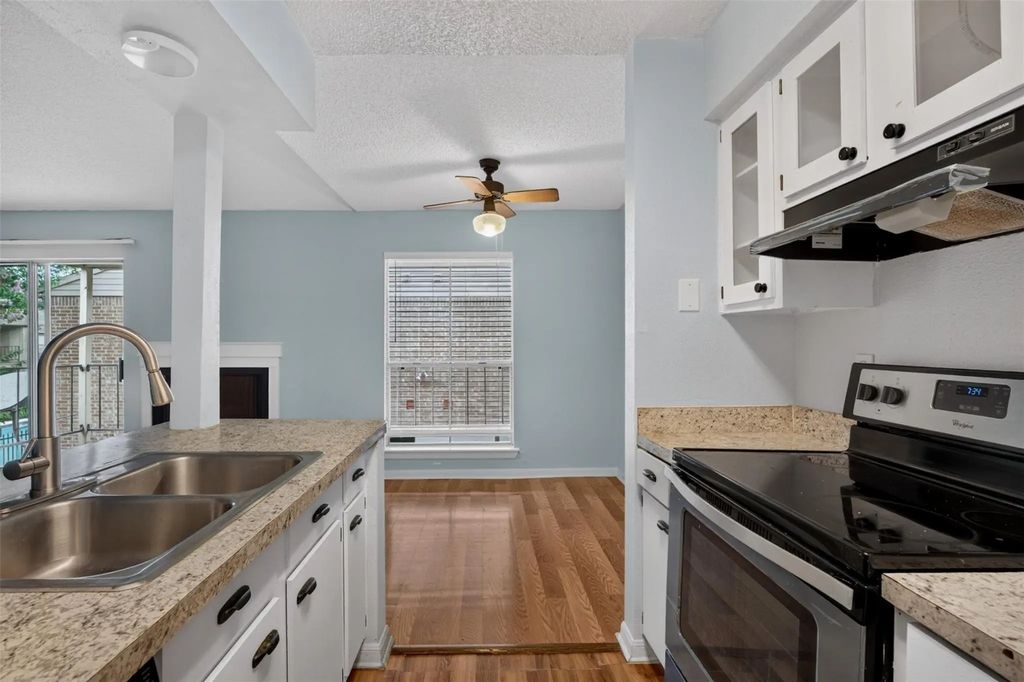 700 Thicket Lane 304, Houston