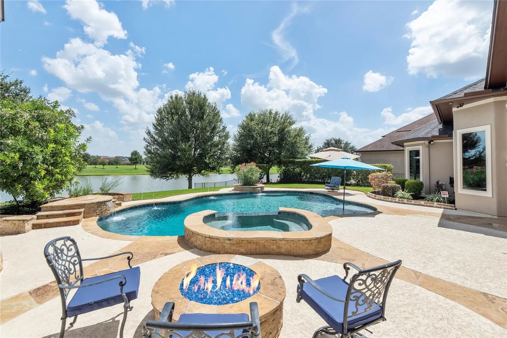 10114 E Frio River Circle N, Cypress