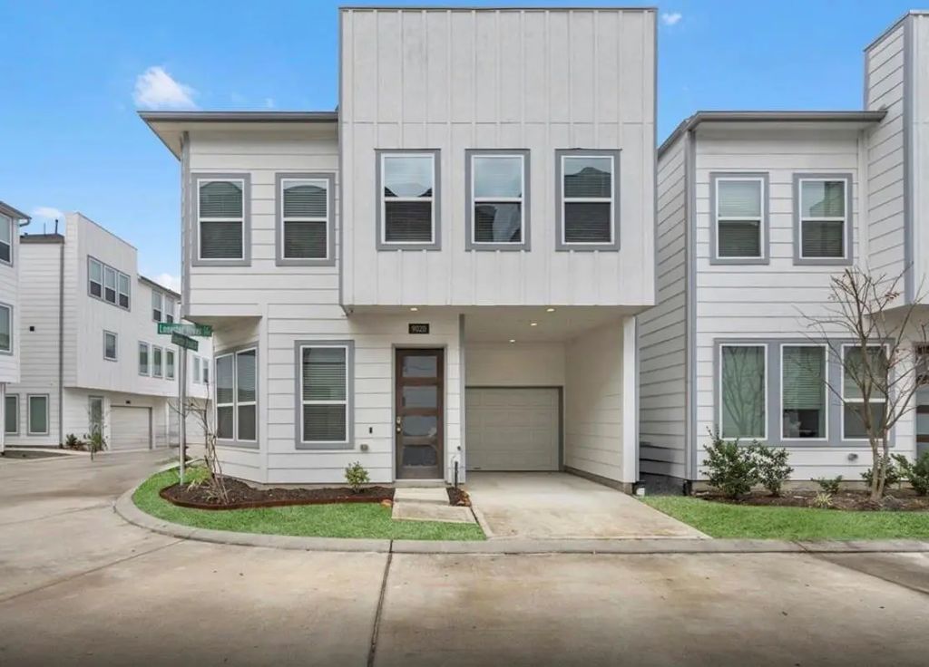 9020 Lonestar River Lane, Houston
