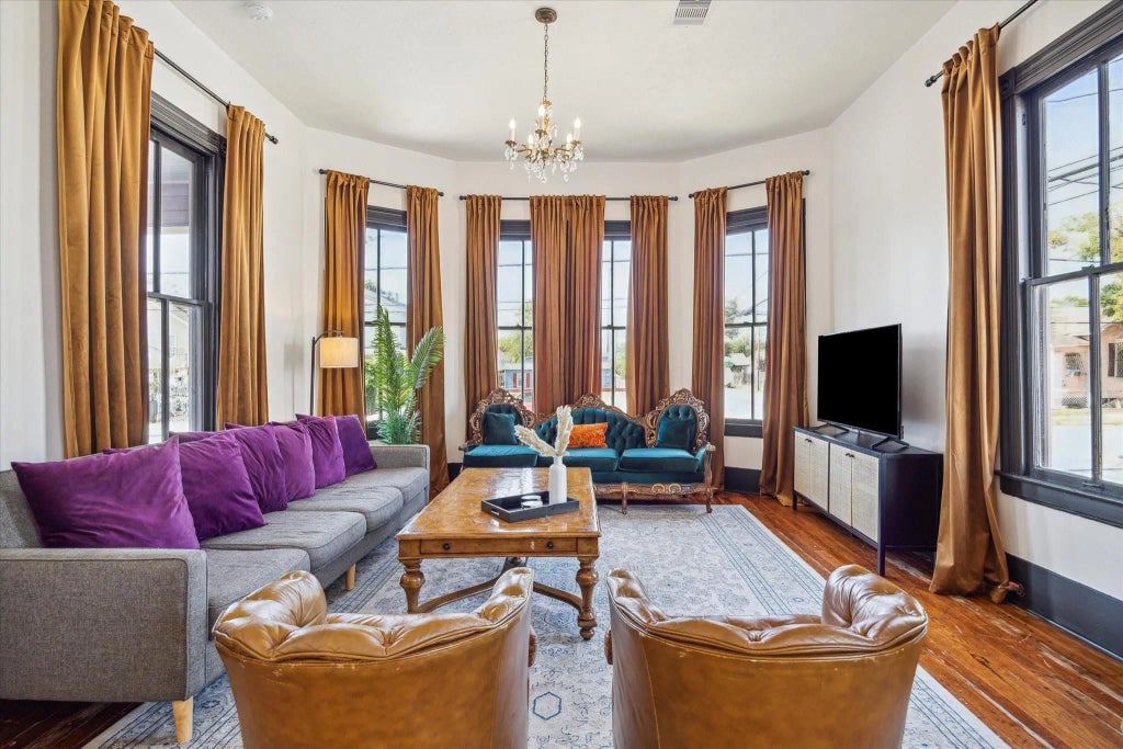 1920 Fulton Street, Houston