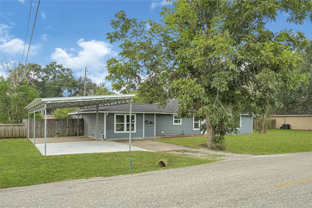 1214 Southgate Drive, Rosenberg
