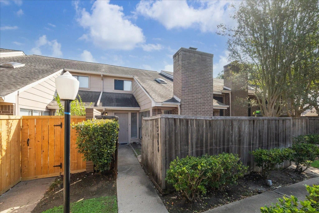 13794 Hollowgreen Drive 303, Houston