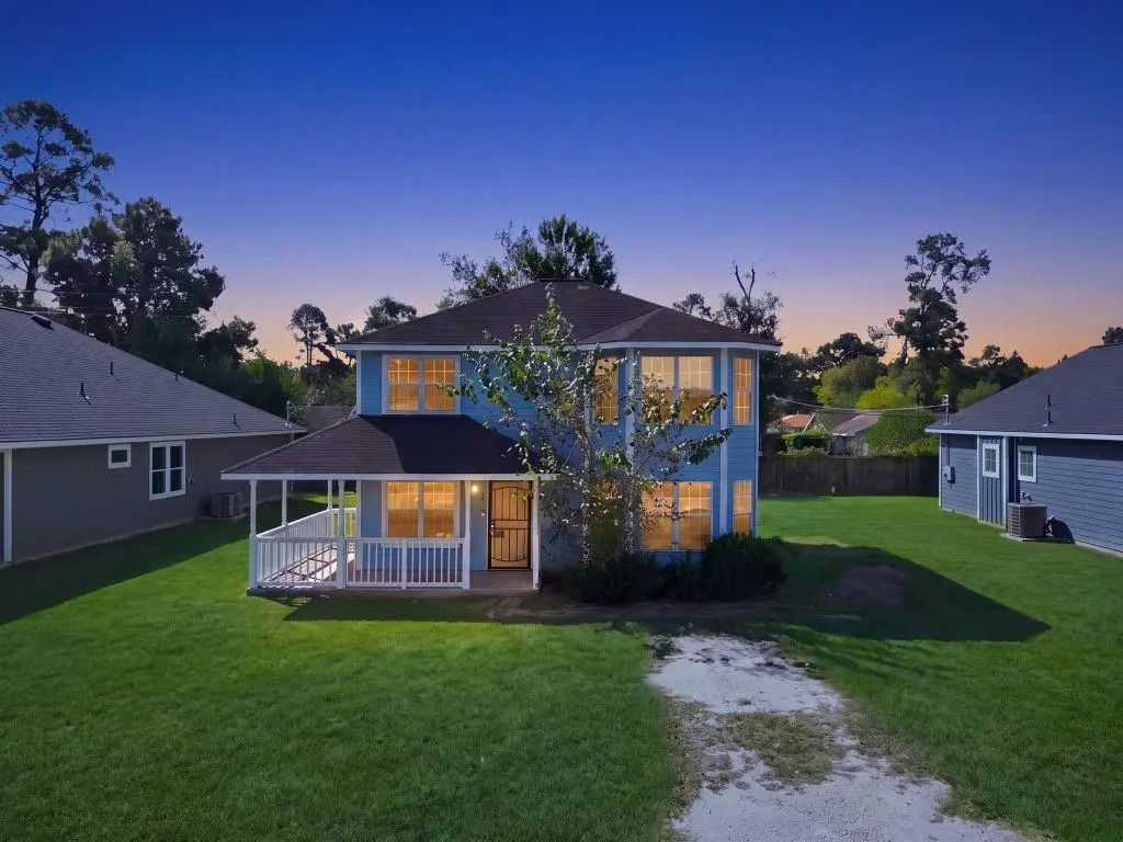 717 Red Oak Avenue, Crosby