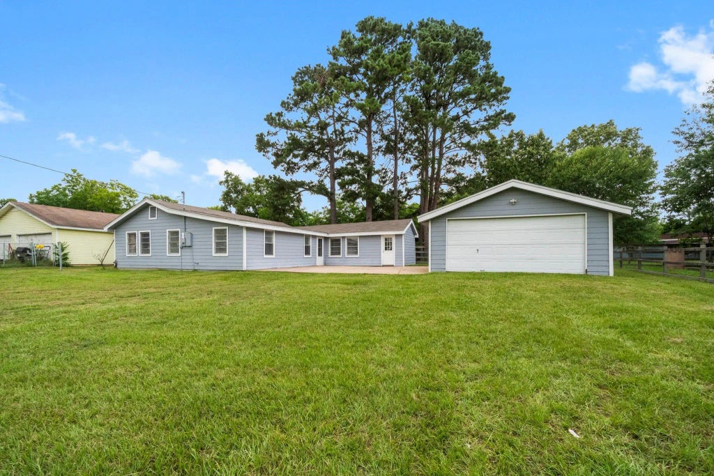 168 Bay Haven Boulevard, Livingston