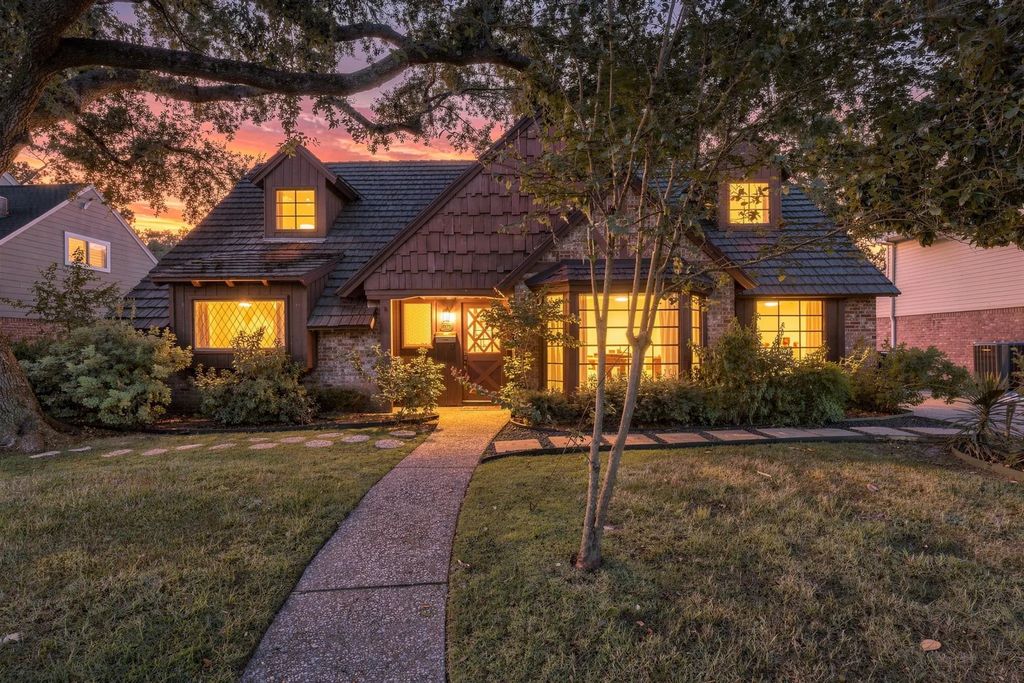 1111 Cheshire Lane, Houston