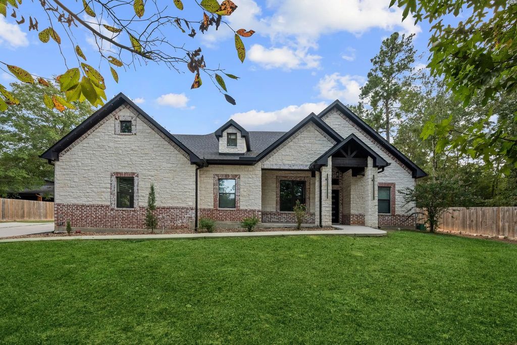 19691 Village Forest Drive, Montgomery