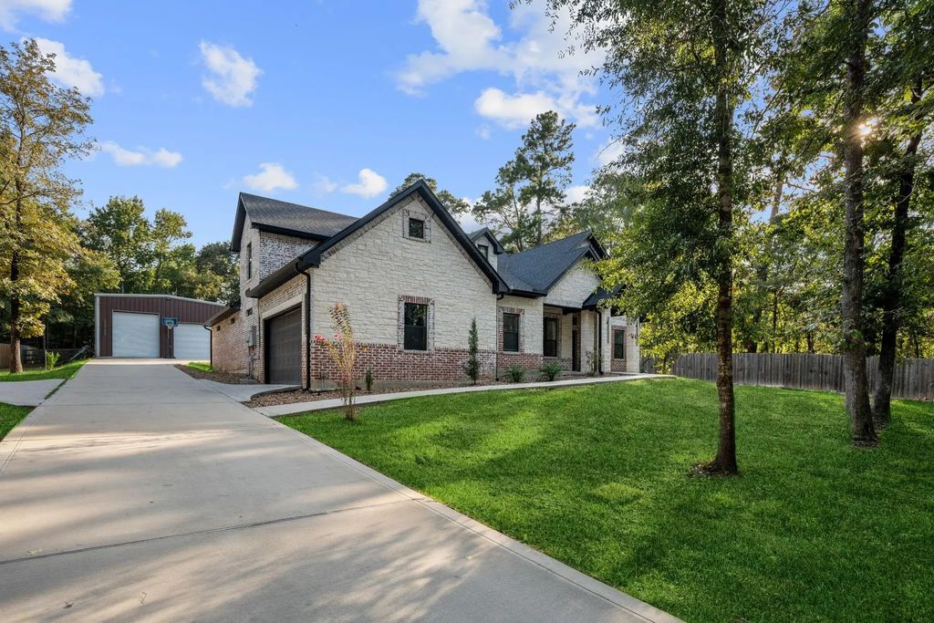 19691 Village Forest Drive, Montgomery