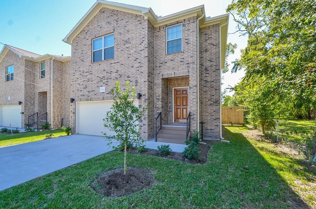 924 E 39th Street, Houston