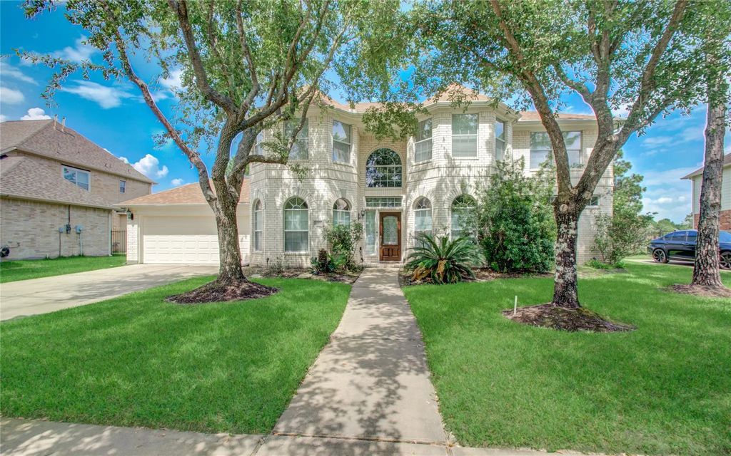 10906 Castle Peak Drive, Houston