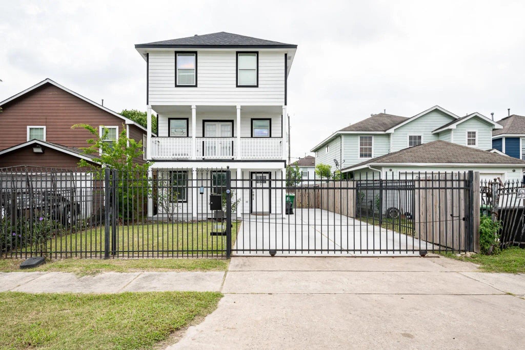9026 Mcgallion Road, Houston