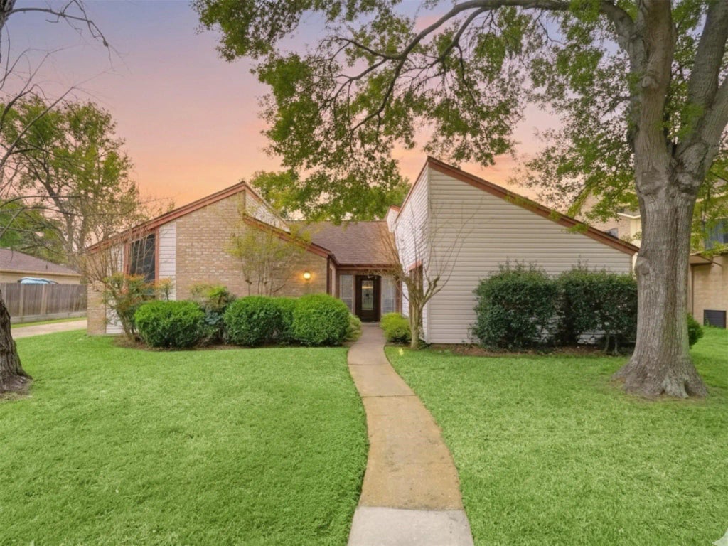 15621 Elwood Drive, Jersey Village