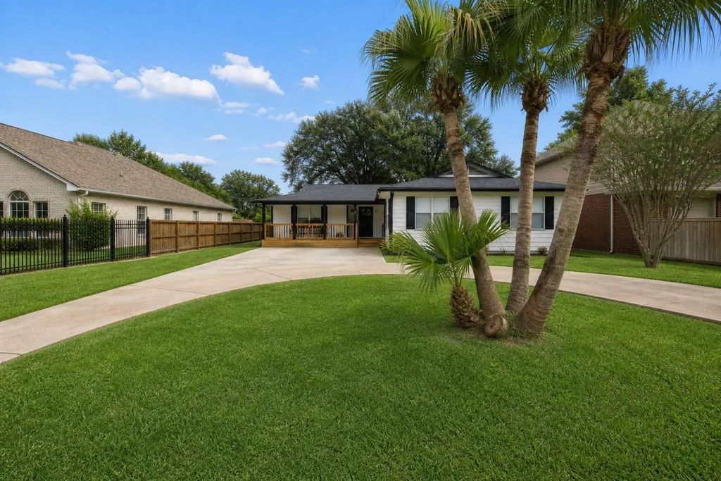 8205 Arrowhead Lane, Houston