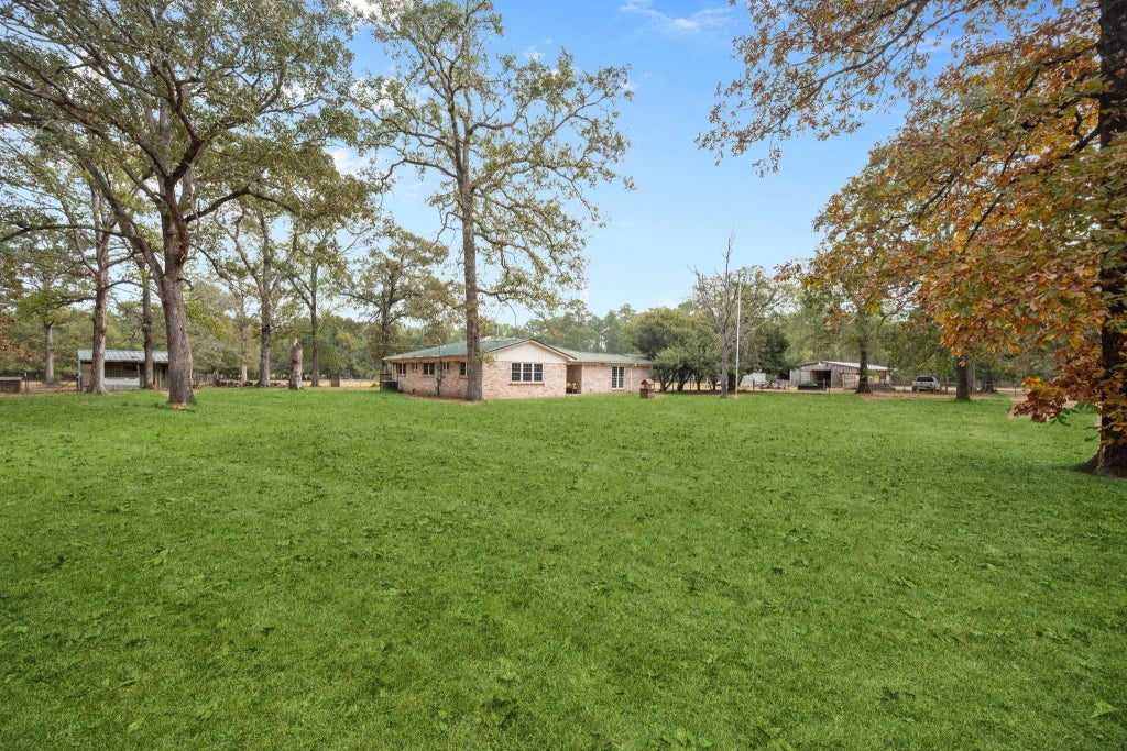 20271 Meadow Lake Road, Cleveland