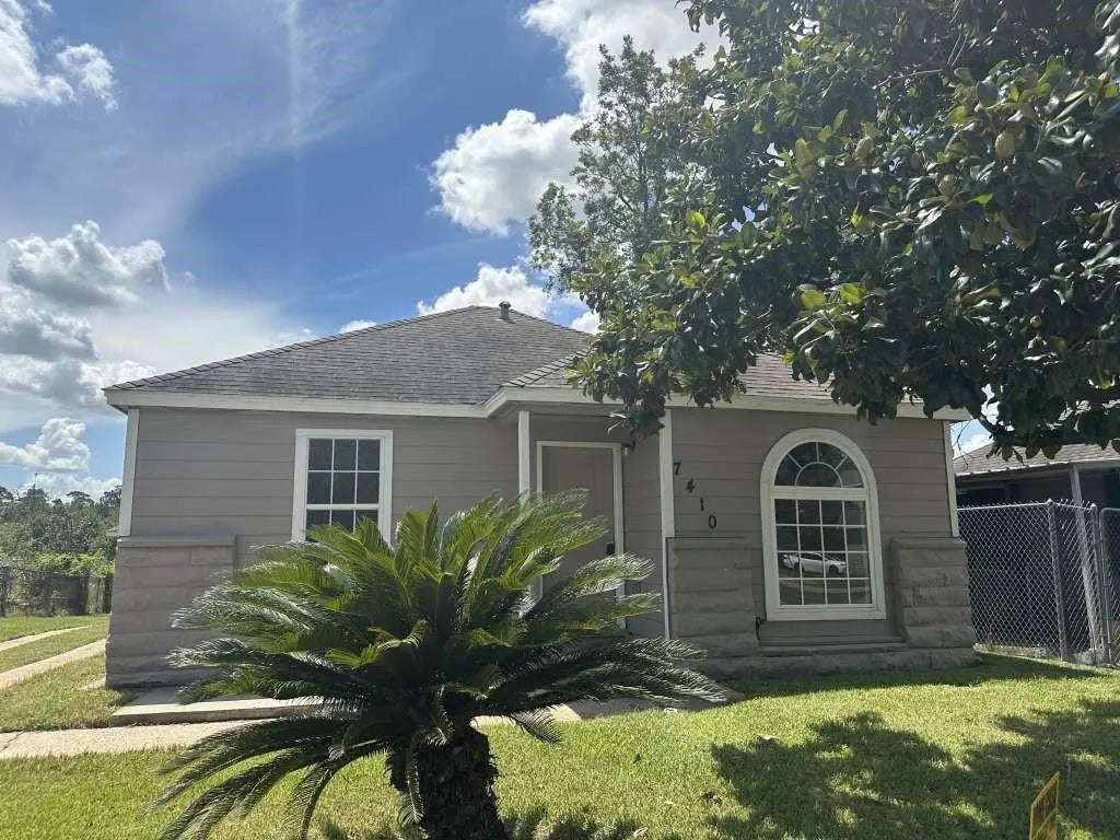 7410 Dallas Street, Houston