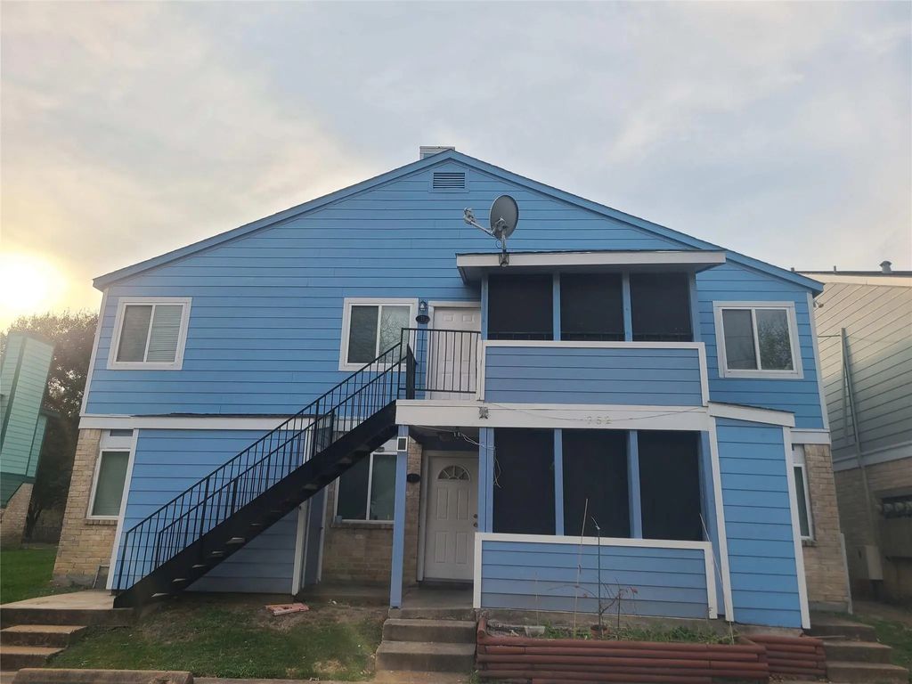752 Memorial Mews Street D, Houston