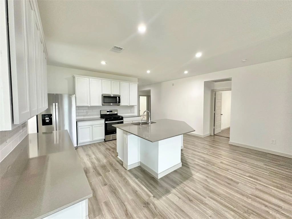 1107 Curly Angora Court, Rosharon