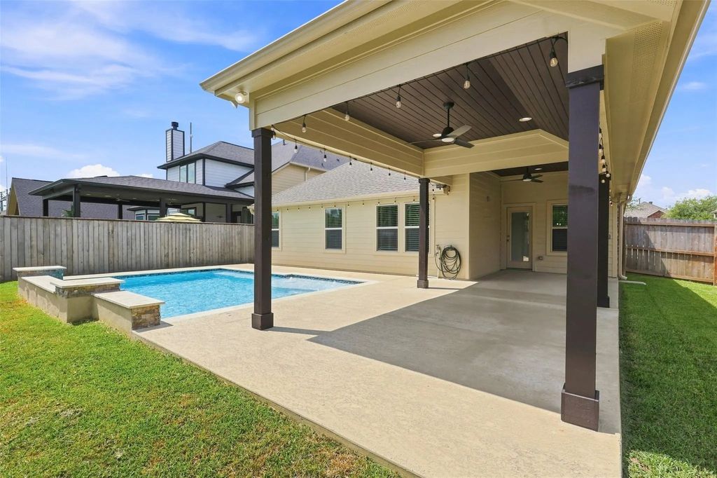 2809 Parkside Village Lane, Pearland