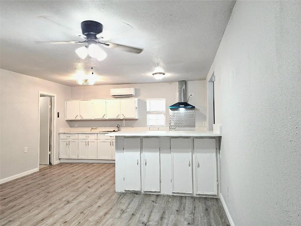 4419 W Bayshore Drive 3, Bacliff