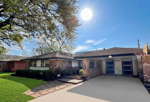 2107 Restridge Drive, Houston