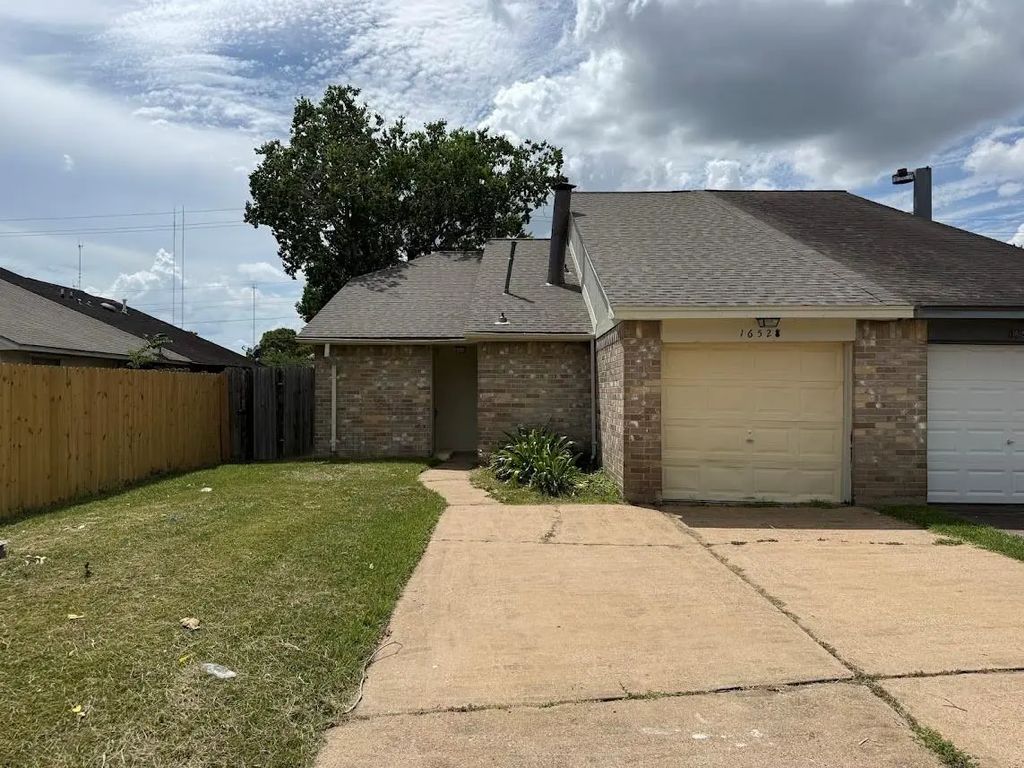 16528 Monte Carlo Lane, Houston