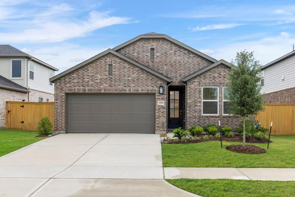 1203 Buffalo Run, Tomball