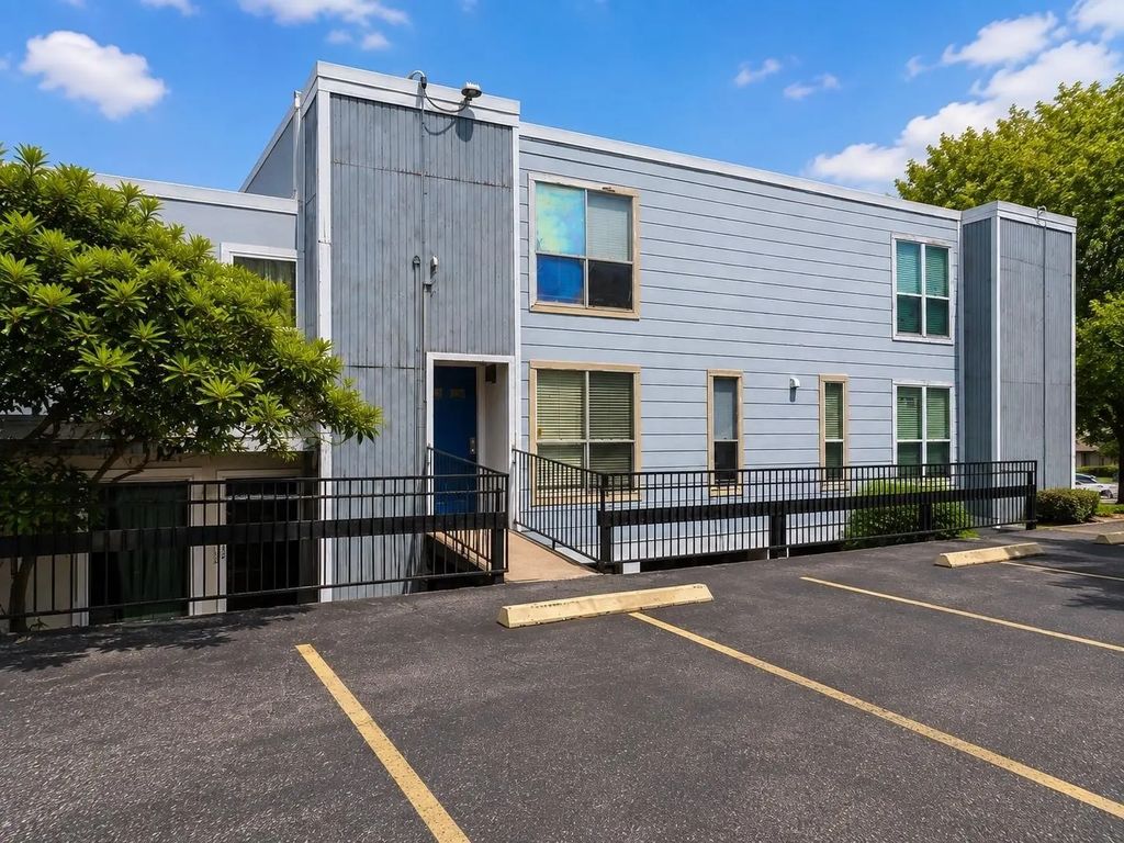 781 Country Place Drive 2032, Houston