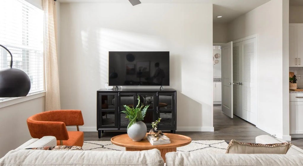 12111 Main Street 13306, Houston