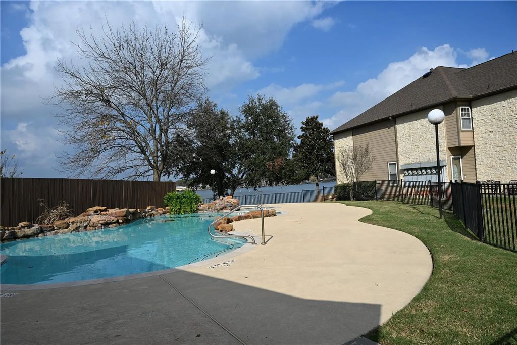 17570 Highway 105 W 42, Montgomery