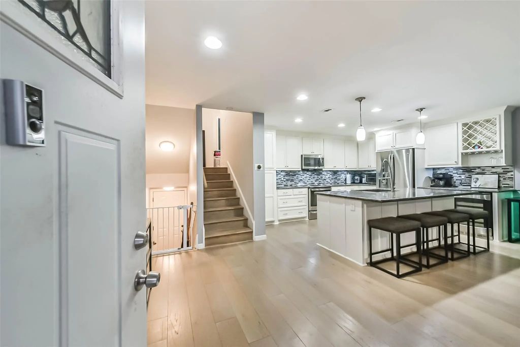 3919 Sunrise Drive, La Porte