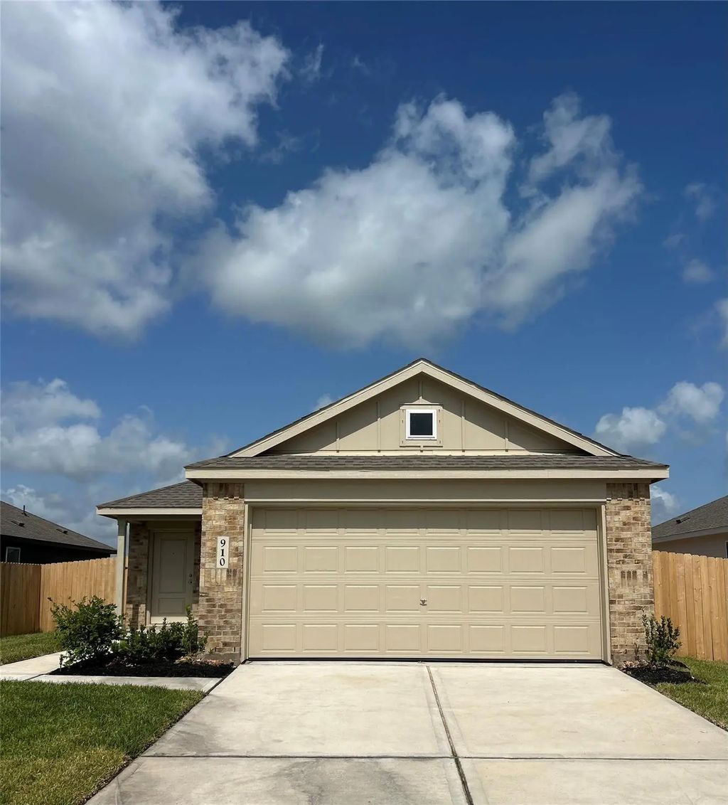910 Constitution Drive, Bay City