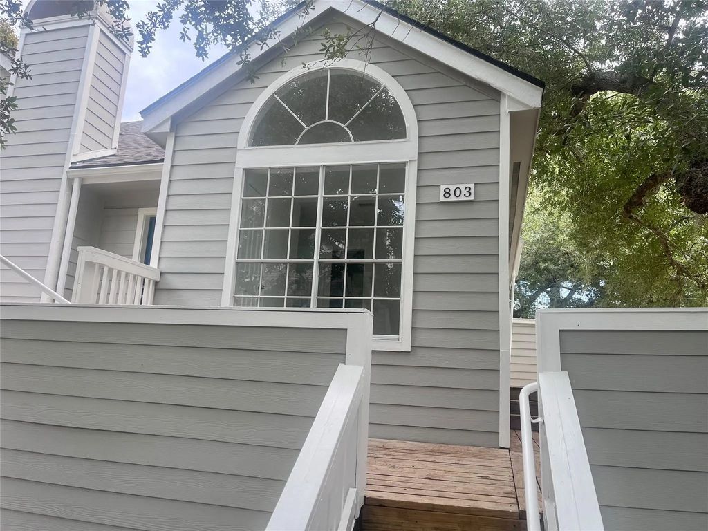 111 Dunbar Estates Drive 803, Friendswood