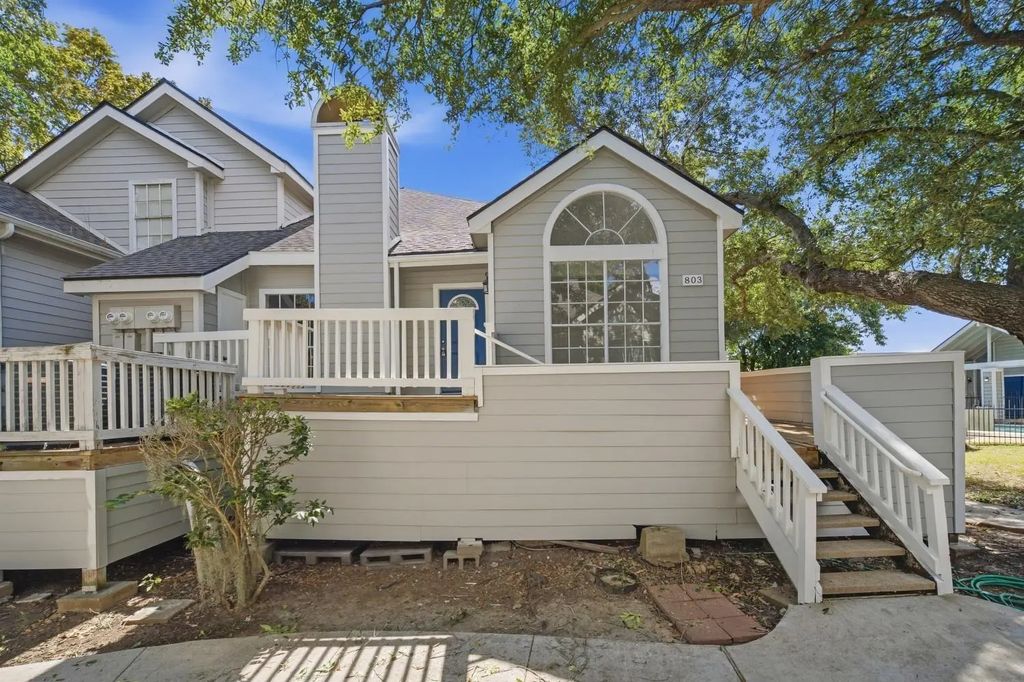 111 Dunbar Estates Drive 803, Friendswood