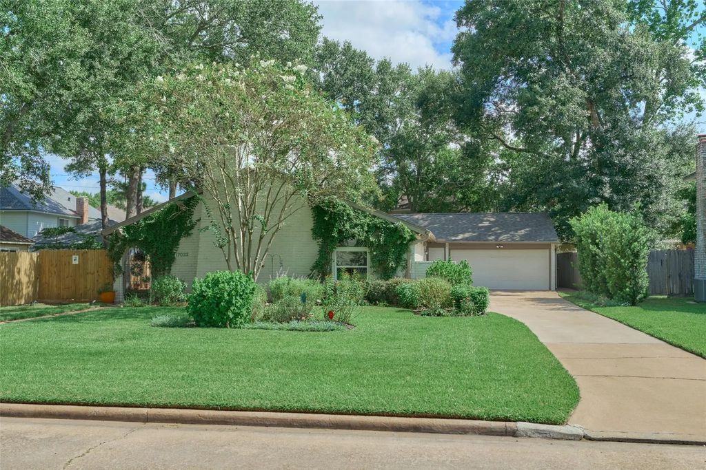 17022 Hill View Lane, Spring