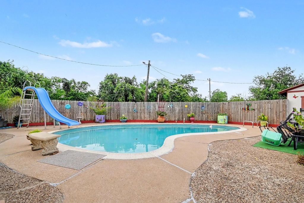 5526 Avenue F, Santa Fe