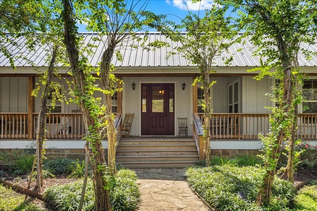 165 Sadie Ln Lane, Round Top