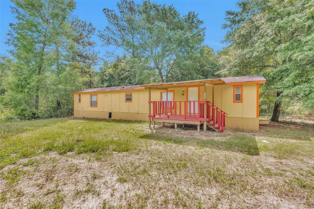 1001 County Line Road B Road B, Shepherd