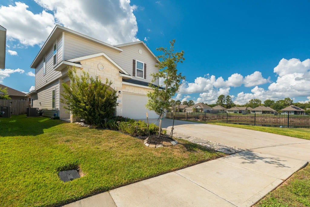 1123 Magnolia Branch Lane, Tomball