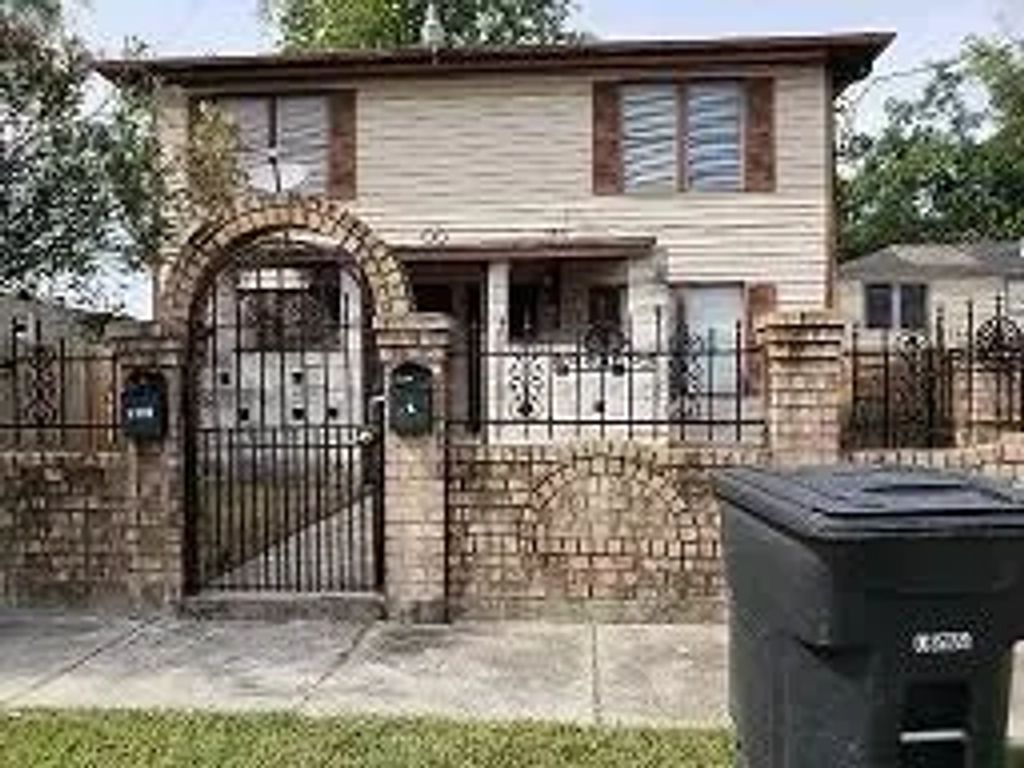 5619 Eskridge Street Upstair, Houston