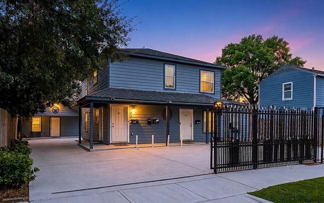 5209 Plum Drive, Houston