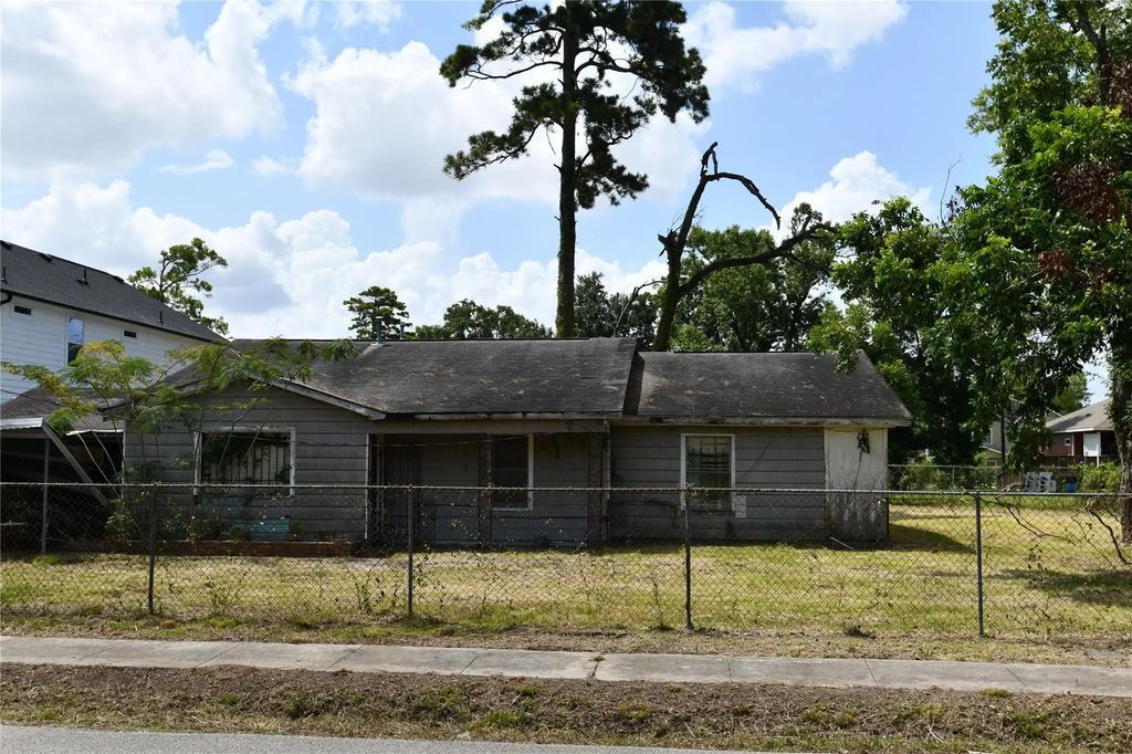 8206 Sterlingshire Street, Houston