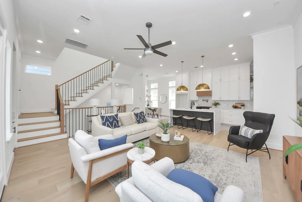 923 Fisher Street E, Houston