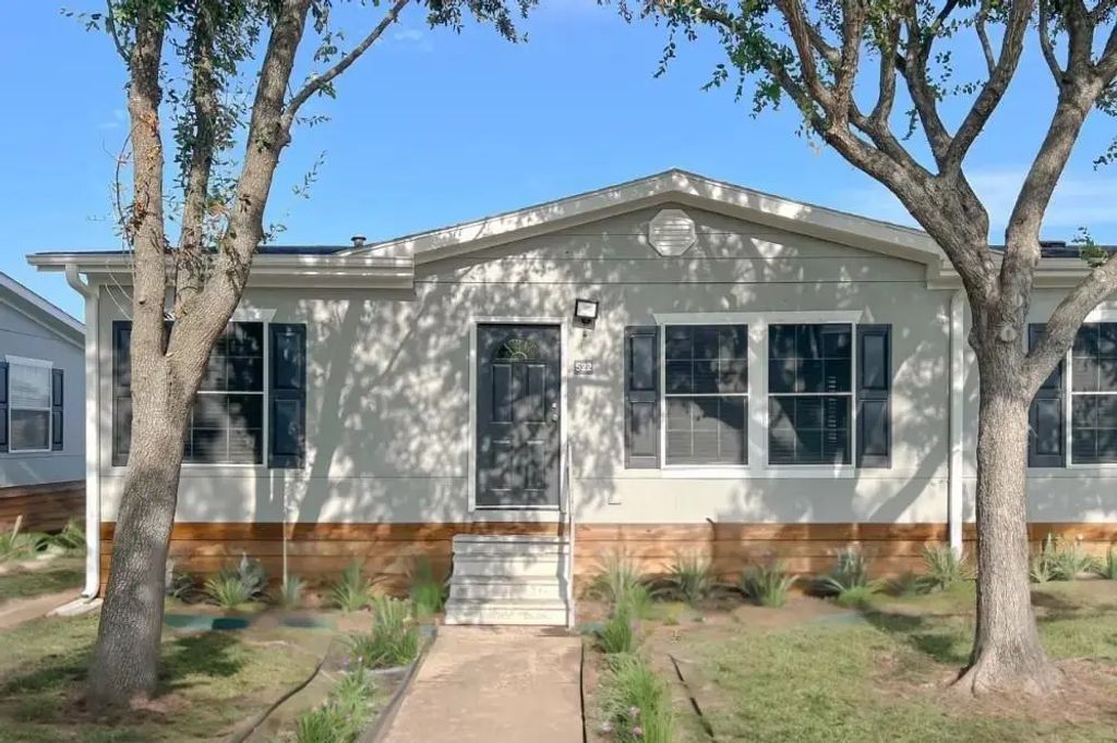 516 Stafford Spring Avenue 1715, Stafford